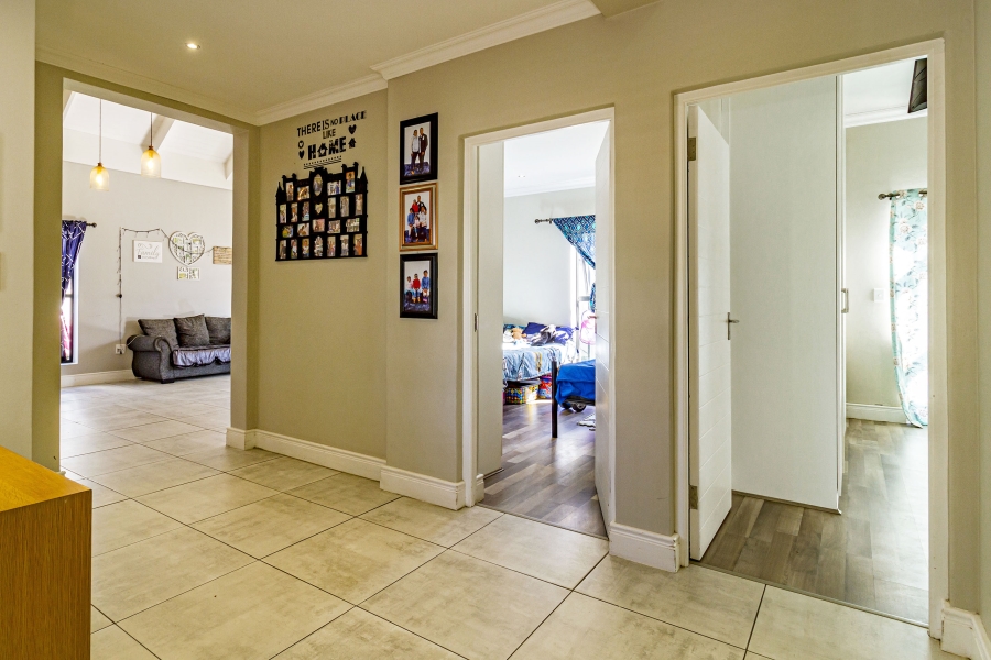 3 Bedroom Property for Sale in Aan de Wijnlanden Western Cape